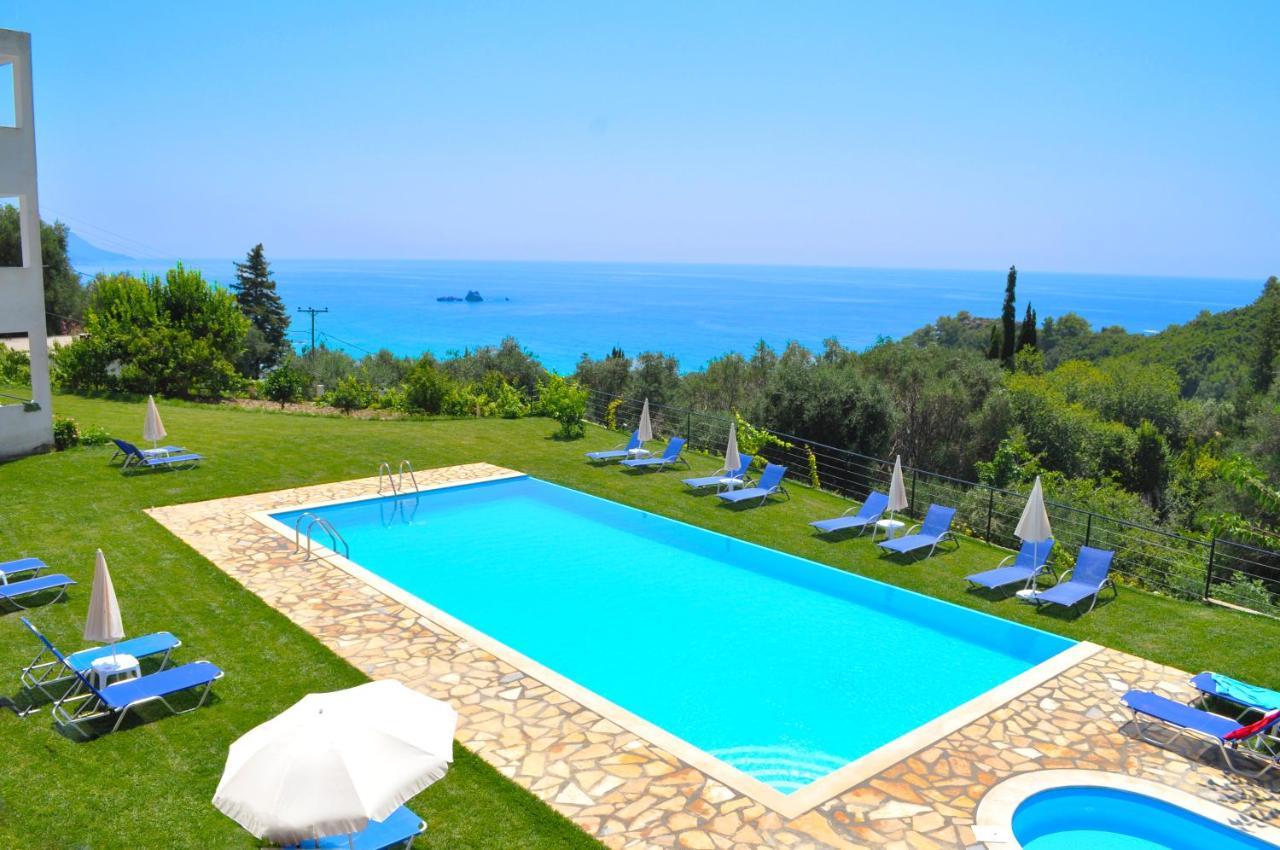 Large Apartment By The Pool - Pelekas Beach, Corfu Екстериор снимка