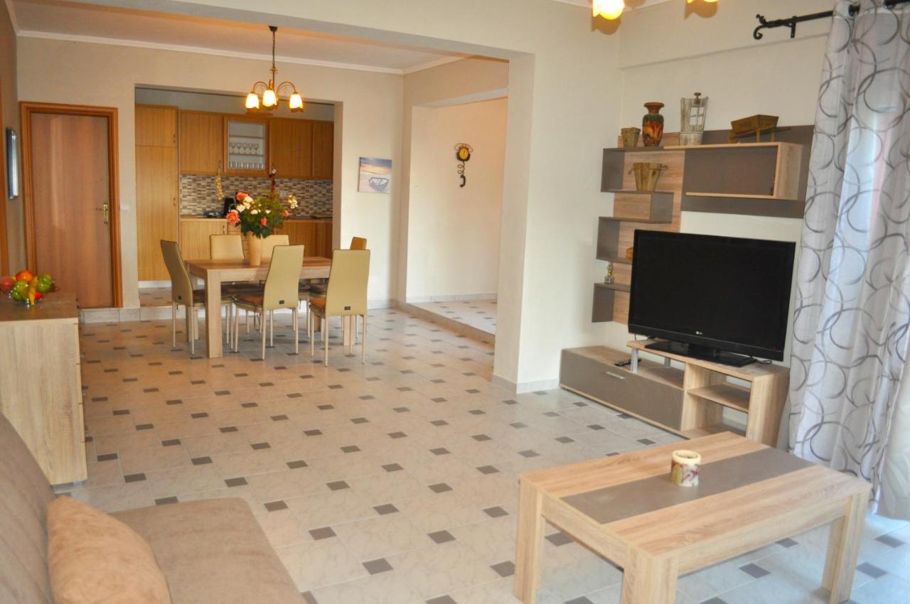Large Apartment By The Pool - Pelekas Beach, Corfu Екстериор снимка