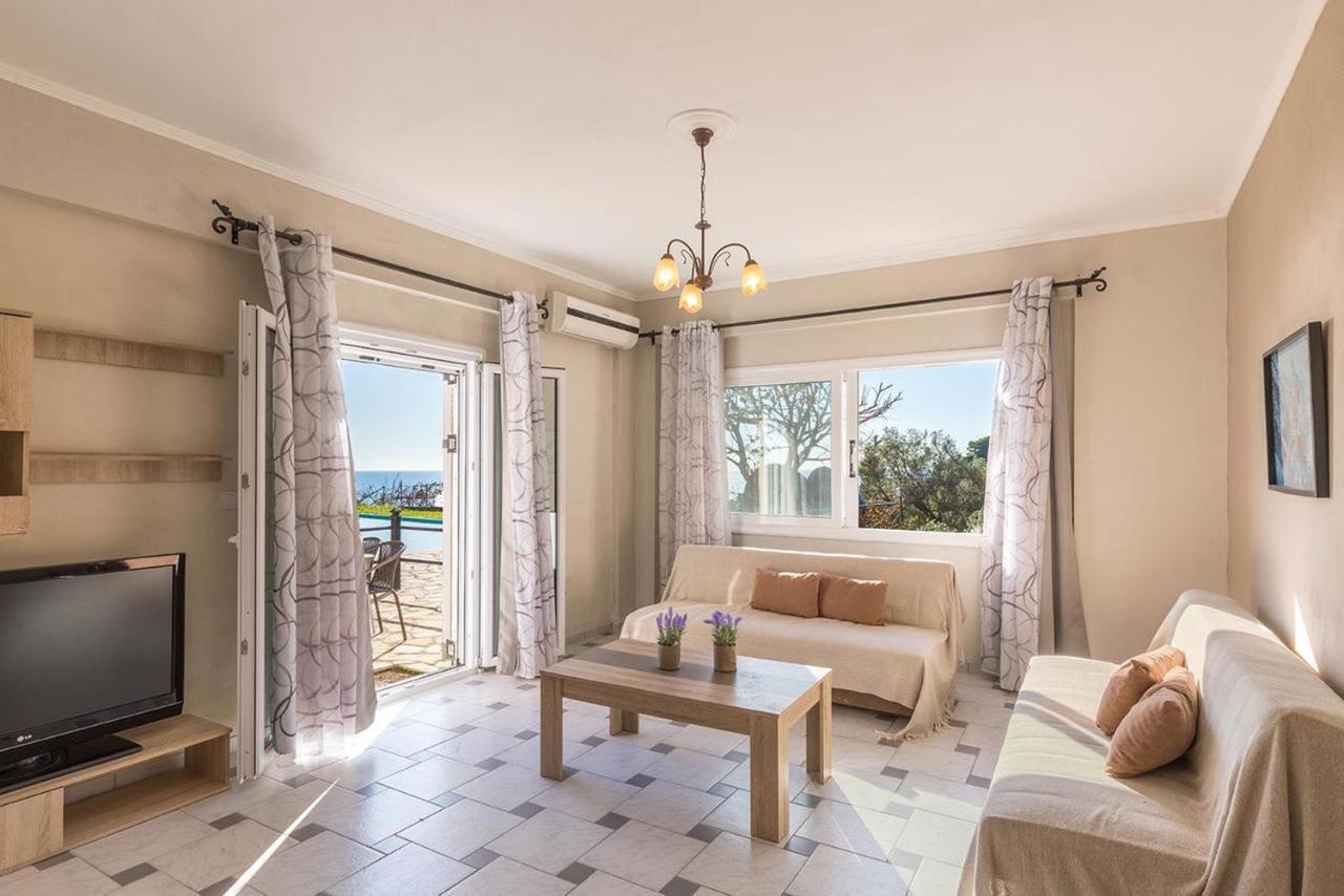 Large Apartment By The Pool - Pelekas Beach, Corfu Екстериор снимка