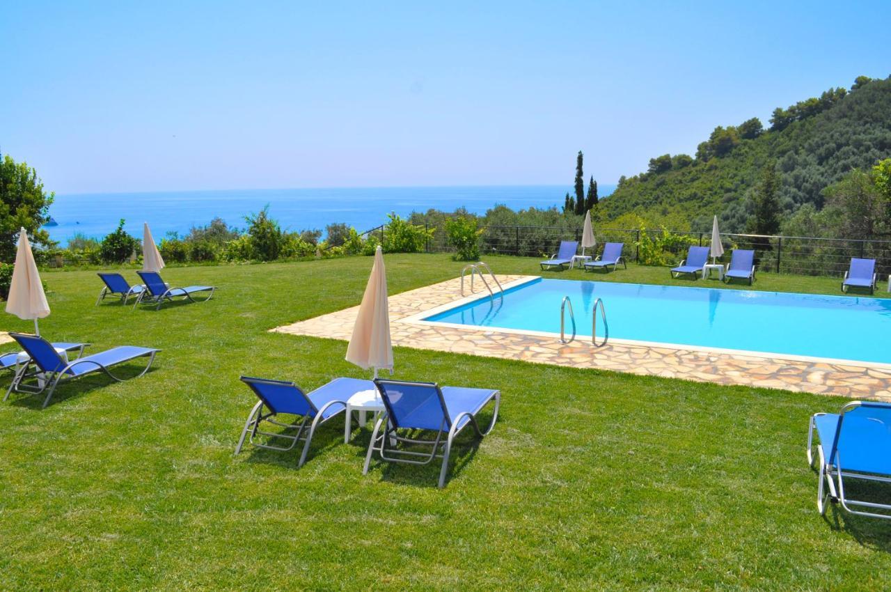 Large Apartment By The Pool - Pelekas Beach, Corfu Екстериор снимка